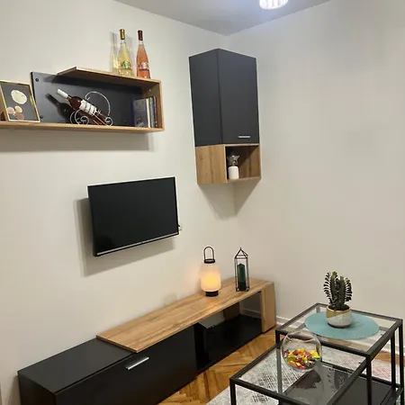 Aurora Indjija * Indija