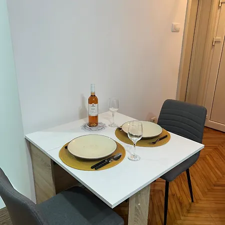 Appartement Aurora Indjija *